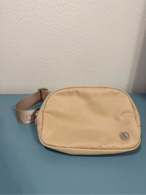Lole Nylon Beige Crossbody Bag/Fanny pack - Unisex